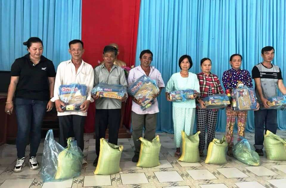 Tấm gương hết lòng vì người nghèo