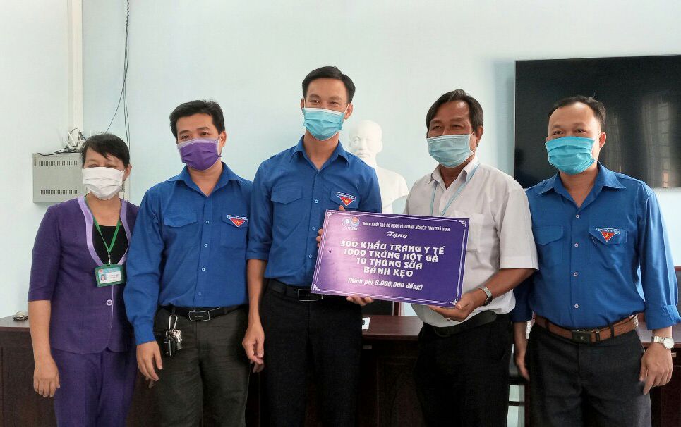 Đoàn khối Trà Vinh tổ chức thăm hỏi, tặng quà cho các em thiếu nhi tại Trung tâm bảo trợ xã hội tỉnh