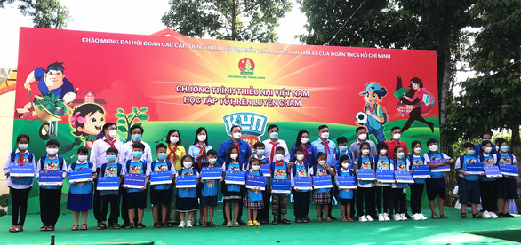 Thêm 59 trẻ mồ côi do covid-19 ở Đồng Tháp được bảo trợ