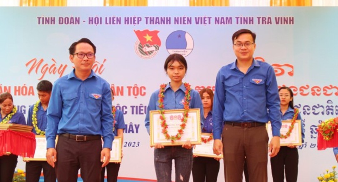 Em Sơn Thị Pha Khuny – Gương thanh niên dân tộc tiêu biểu học tập và làm theo tấm gương đạo đức Hồ Chí Minh
