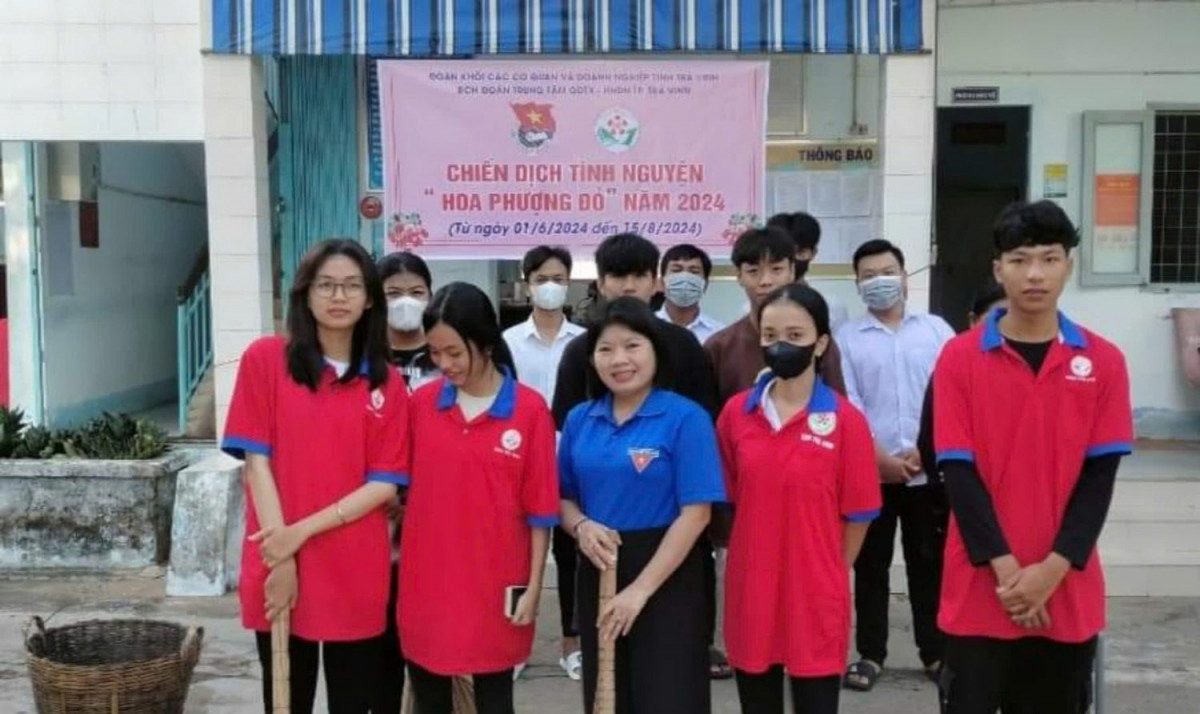 Đoàn trung tâm GDTX – HNDN tổ chức Chiến dịch tình nguyện “Hoa phượng đỏ” năm 2024