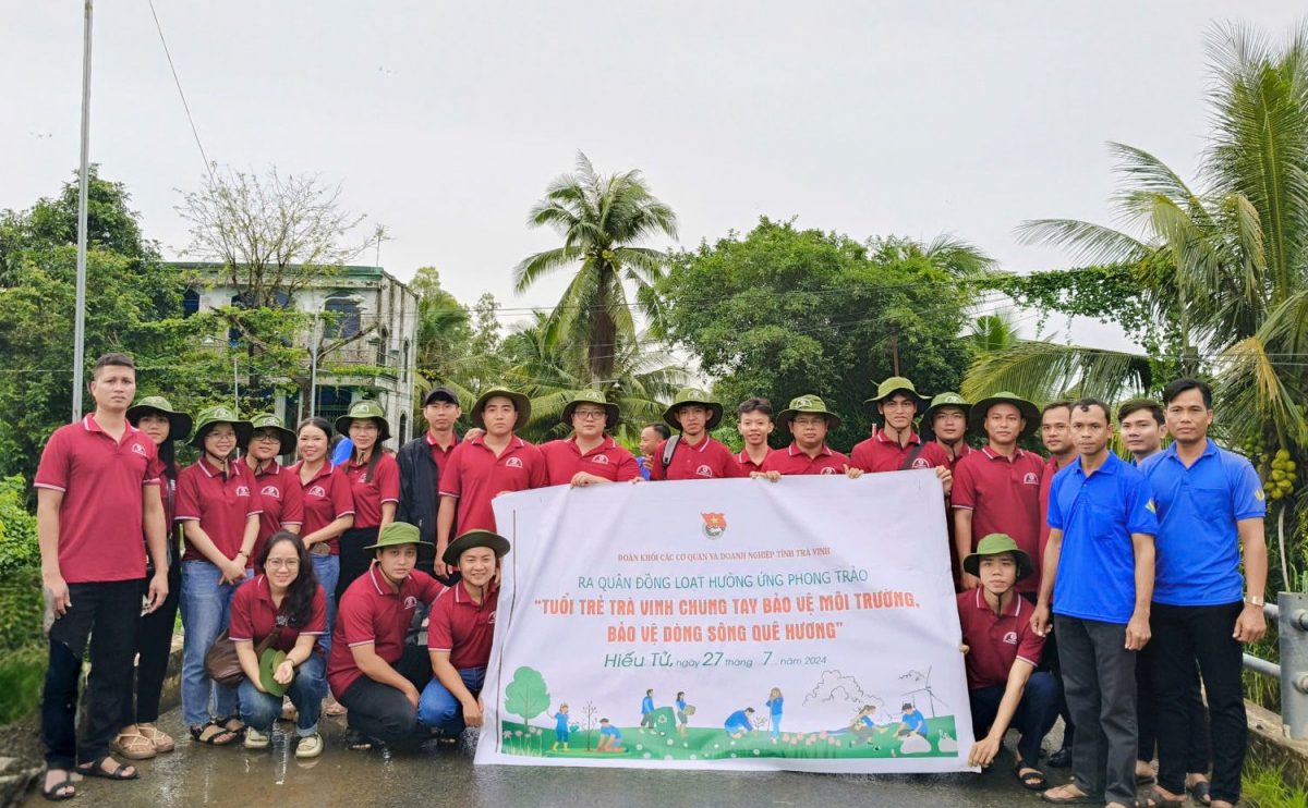 Đoàn khối ra quân Chiến dịch tình nguyện “Kỳ nghỉ hồng” đợt 3 gắn với hưởng ứng phong trào “Tuổi trẻ Trà Vinh chung tao bảo vệ môi trường – Bảo vệ dòng sông quê hương”
