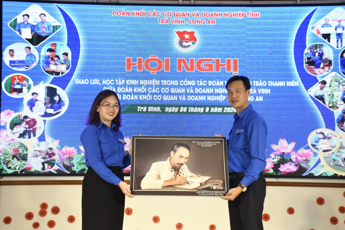 Đoàn Khối 02 tỉnh Trà Vinh – Long An giao lưu, học tập kinh nghiệm công tác Đoàn và phong trào thanh niên