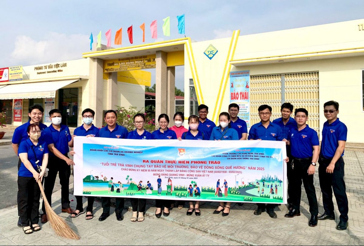 Tuổi trẻ Đoàn khối ra quân hưởng ứng phong trào “Chung tay bảo vệ môi trường – Bảo vệ dòng sông quê hương” tháng 01/2025
