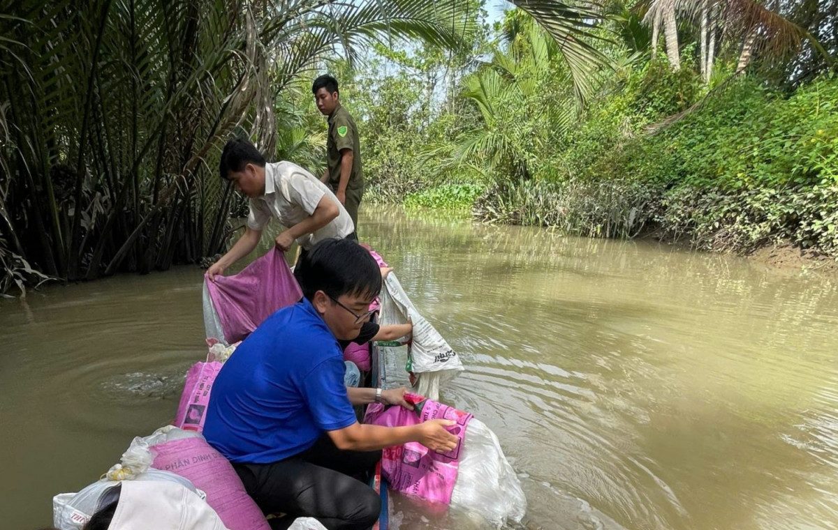 Chi đoàn Sở Nông nghiệp và Phát triển nông thôn Trà Vinh thực hiện công trình thanh niên 2025